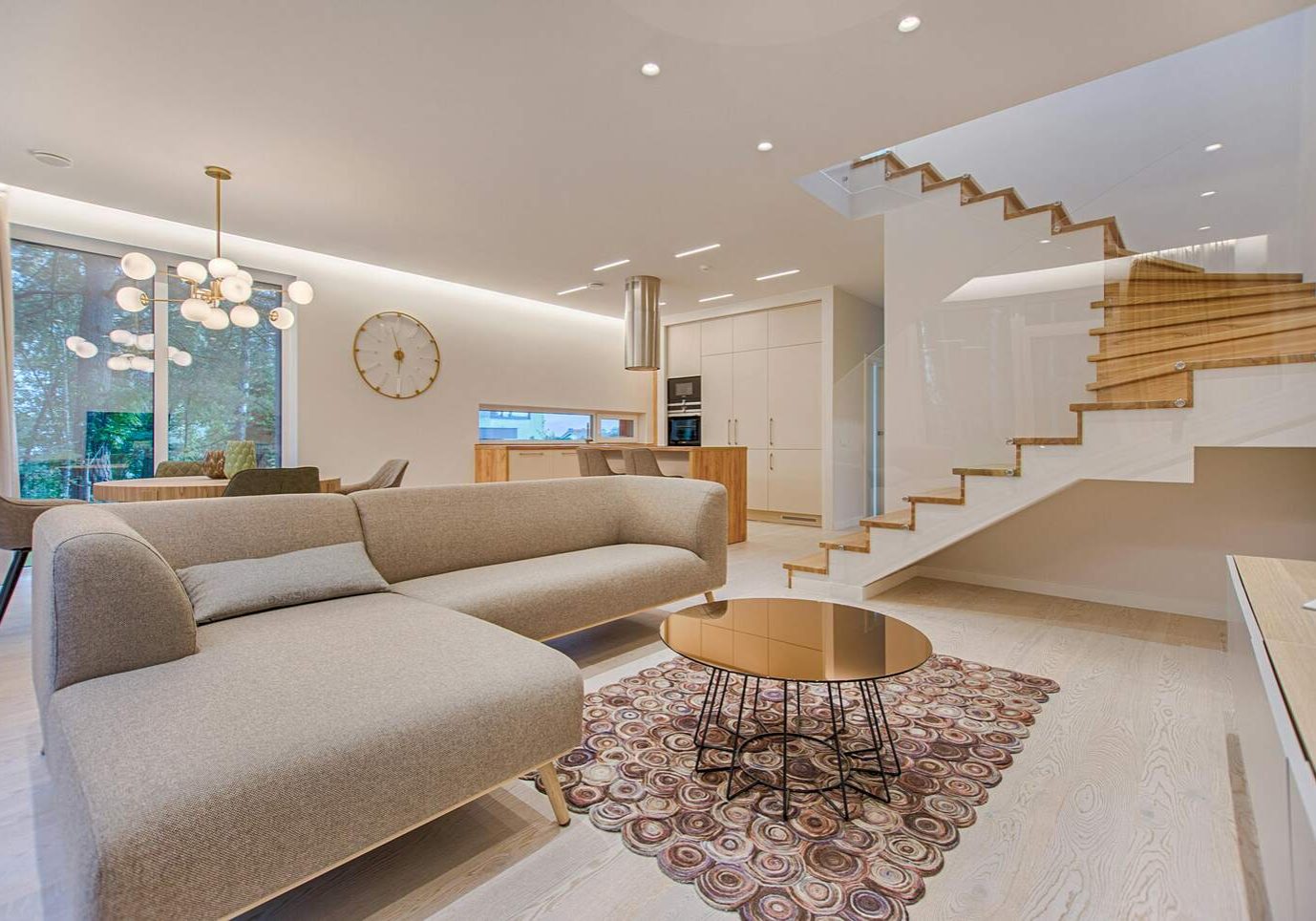 pexels-fotoaibe-1571460 (1)